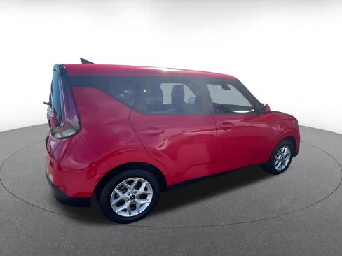 Used 2025 Kia Soul LX w/ LX Technology Package FWD image 11