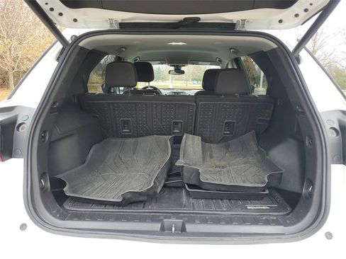Used 2021 Chevrolet Equinox LT image 27