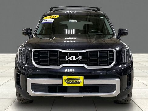 Used 2025 Kia Telluride S image 3