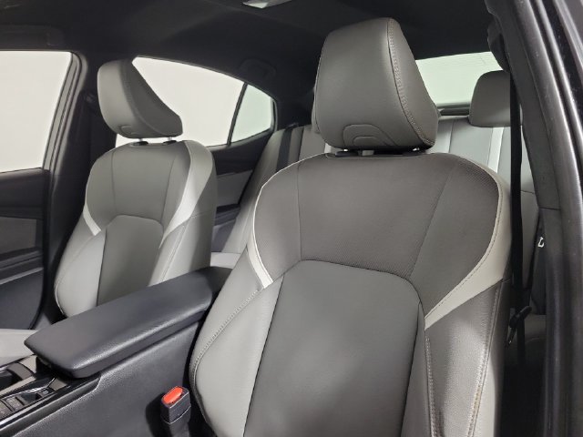 Used 2025 Toyota Camry SE w/ Convenience Package FWD image 19