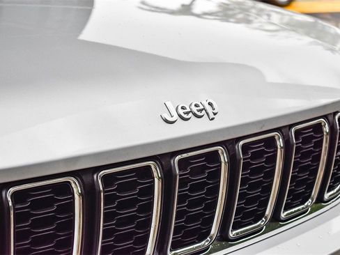 Used 2022 Jeep Grand Cherokee L Laredo w/ Luxury Tech Group I image 9