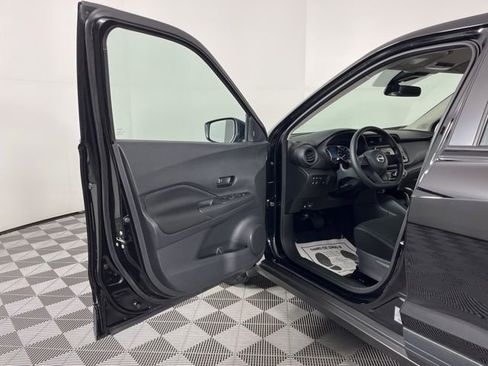 Used 2024 Nissan Kicks S image 16