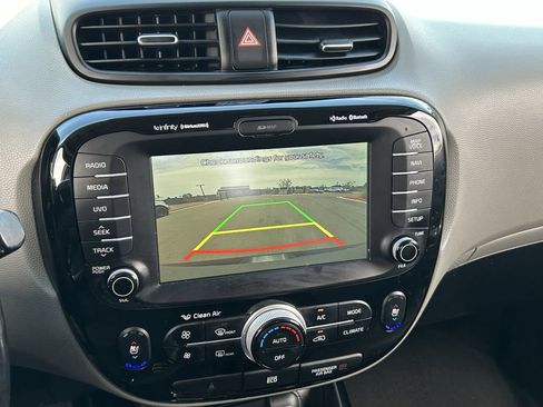 Used 2016 Kia Soul + w/ Primo Package FWD image 28