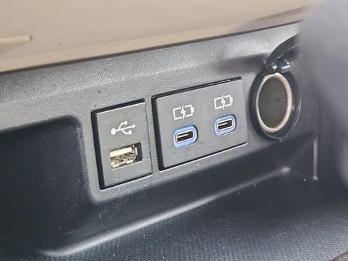 Used 2022 Toyota Highlander Limited image 27