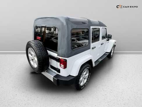 Used 2015 Jeep Wrangler Unlimited Sahara w/ Connectivity Group image 16