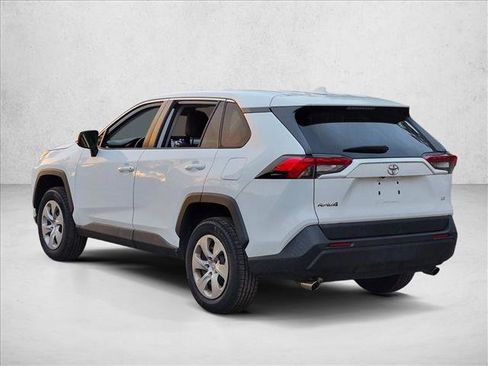 Used 2022 Toyota RAV4 LE FWD image 7