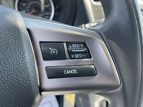 Used 2014 Subaru Forester 2.5i AWD/4WD image 10