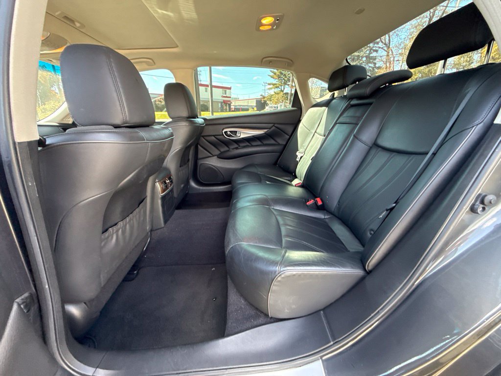 Used 2015 INFINITI Q70 L 3.7 w/ Deluxe Touring Package AWD/4WD image 10