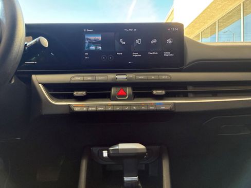 Used 2025 Kia K4 LXS image 17