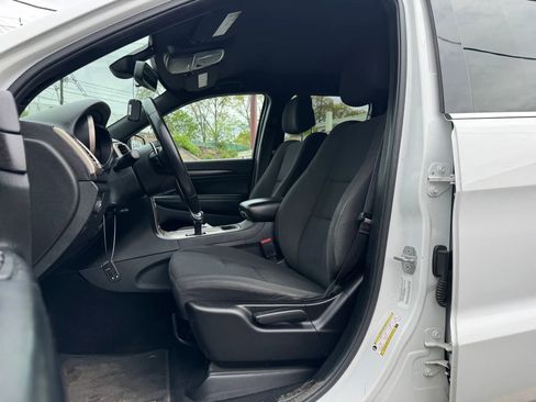 Used 2014 Jeep Grand Cherokee Laredo AWD/4WD image 17