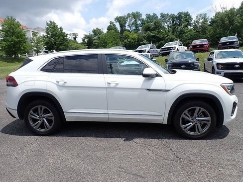 Used 2024 Volkswagen Atlas Cross Sport SEL R-Line AWD/4WD image 7