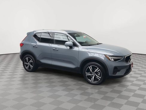 Used 2023 Volvo XC40 B5 Core AWD/4WD image 38