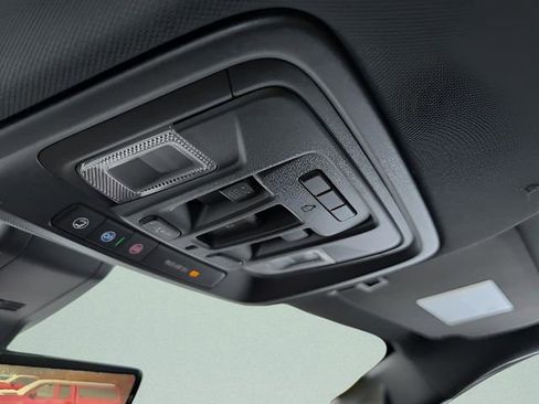 Used 2019 Chevrolet Silverado 1500 High Country w/ Technology Package image 24