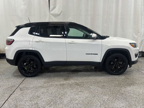 Used 2019 Jeep Compass Latitude AWD/4WD image 3
