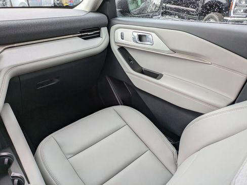 New 2026 Ford Explorer Active w/ Active Comfort Package image 20