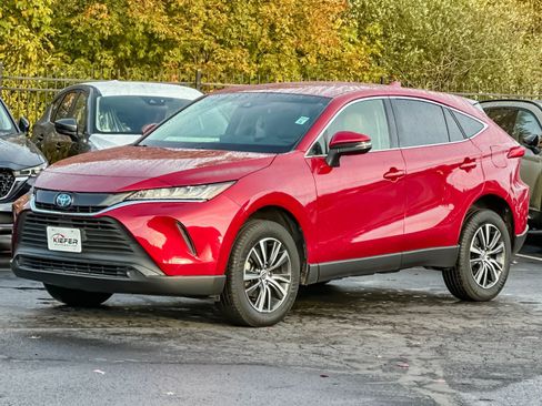 Used 2022 Toyota Venza LE AWD/4WD image 8