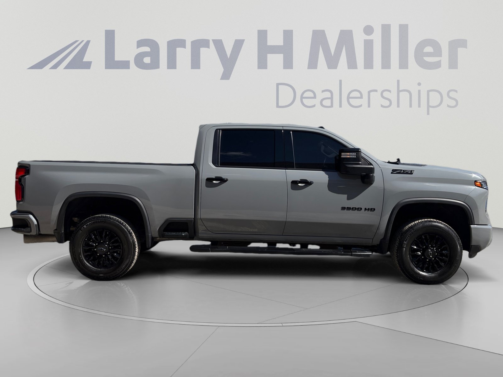 Used 2024 Chevrolet Silverado 3500 LTZ w/ LTZ Plus Package AWD/4WD image 6