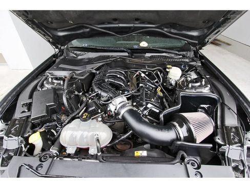Used 2016 Ford Mustang Coupe RWD image 25