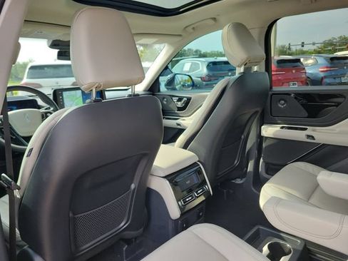 Used 2025 Lincoln Aviator Reserve w/ Illumination Package RWD image 11