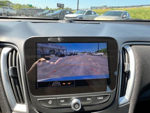 Used 2024 Chevrolet Malibu LT image 24