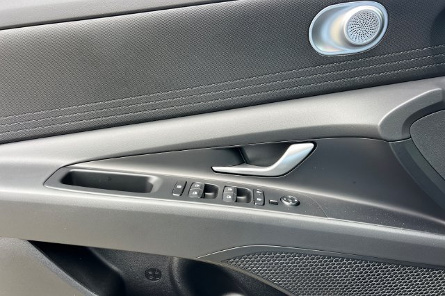 New 2026 Hyundai Elantra SE FWD image 10