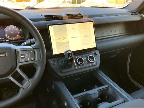 New 2026 Land Rover Defender 110 X-Dynamic SE image 6