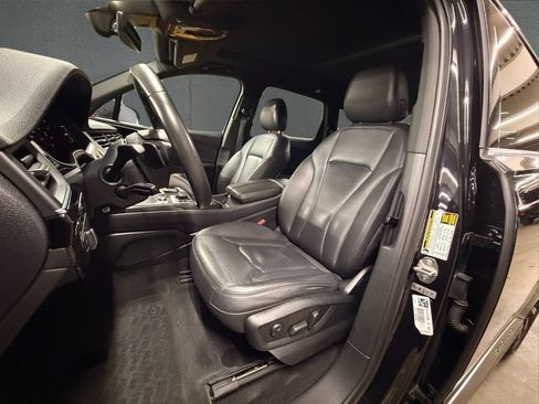 Used 2019 Audi Q7 3.0T Premium Plus w/ Premium Plus Package AWD/4WD image 21
