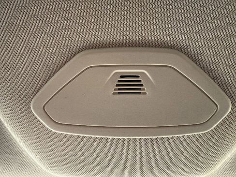 Used 2015 Ford Focus SE w/ SE Sport Package image 21