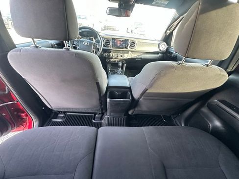 Used 2019 Toyota Tacoma TRD Sport image 27