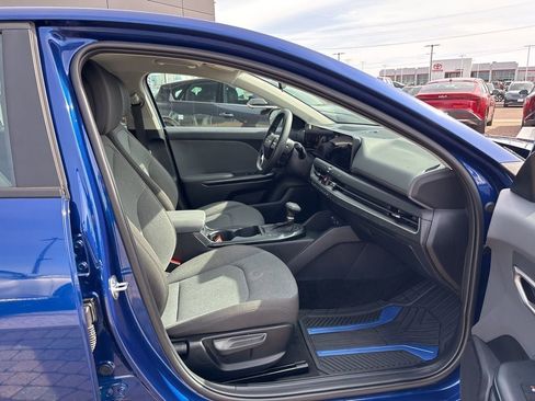 Used 2025 Kia K4 FWD image 37