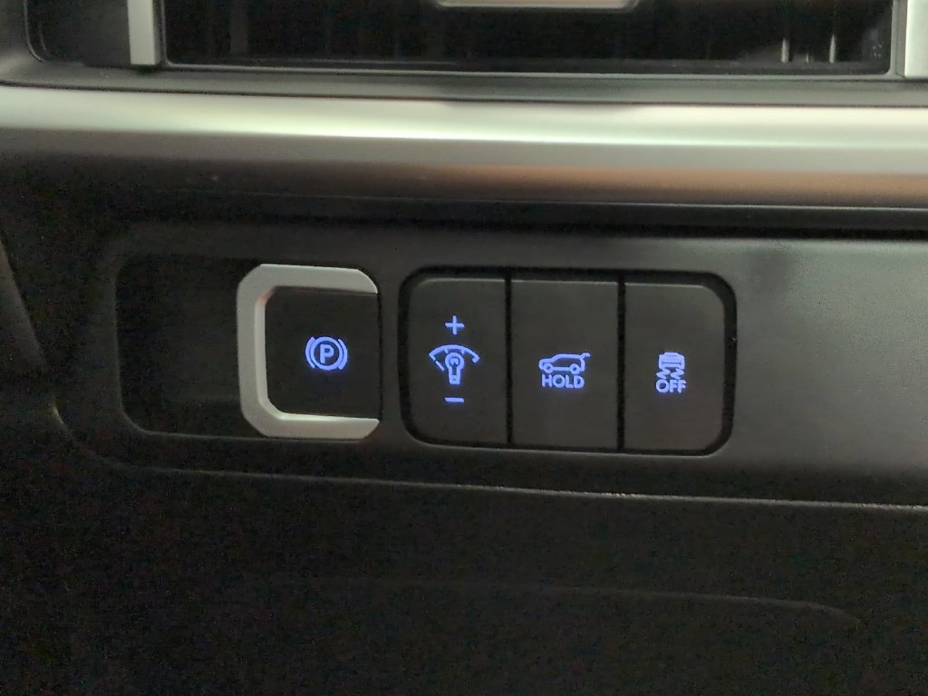 Used 2025 Hyundai Santa Fe SE FWD image 36