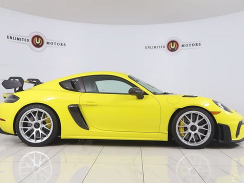 Used 2025 Porsche 718 Cayman GT4 RS w/ Weissach Package RWD image 2