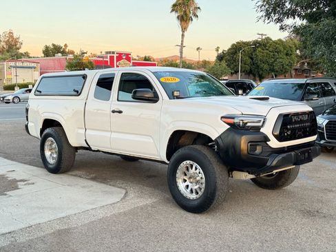 Used 2020 Toyota Tacoma SR image 2