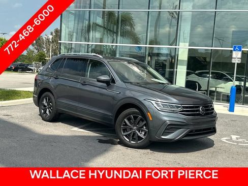 Used 2022 Volkswagen Tiguan SE FWD image 2