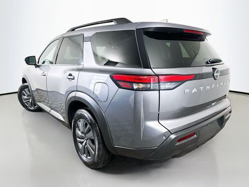 Used 2024 Nissan Pathfinder SV FWD image 5