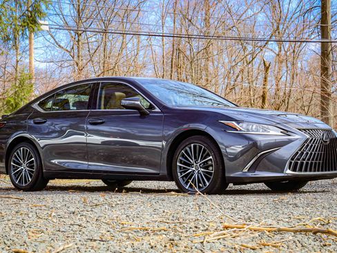 Used 2022 Lexus ES 350 ES 350 w/ Premium Package image 18