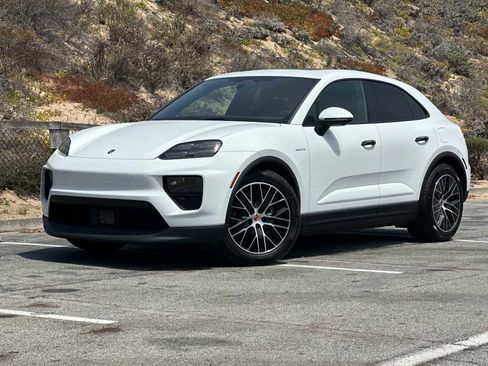 New 2025 Porsche Macan Electric image 1