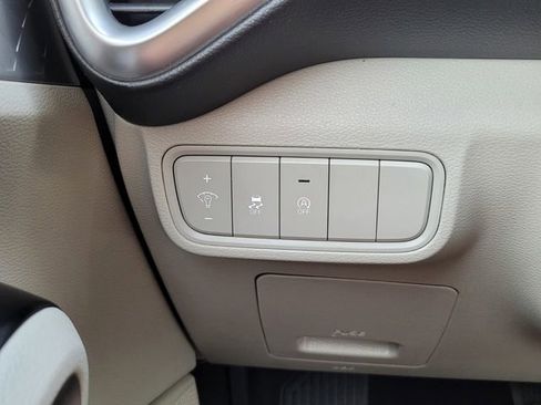 Used 2023 Kia Soul LX image 33