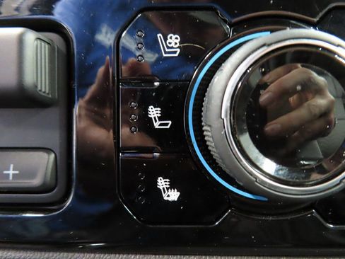 Used 2023 Chevrolet Silverado 1500 ZR2 w/ Technology Package image 68