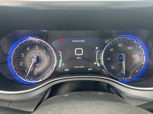 New 2026 Chrysler Pacifica Limited image 16