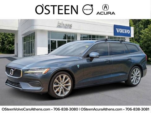 Used 2020 Volvo V60 T5 Momentum FWD image 1