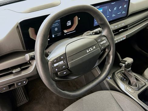 Used 2025 Kia K4 LXS image 18