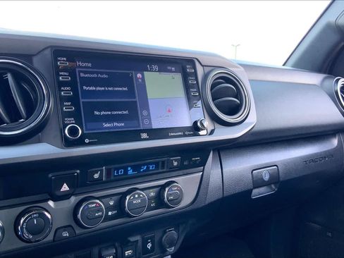 Used 2022 Toyota Tacoma TRD Sport w/ TRD Premium Sport Package AWD/4WD image 35