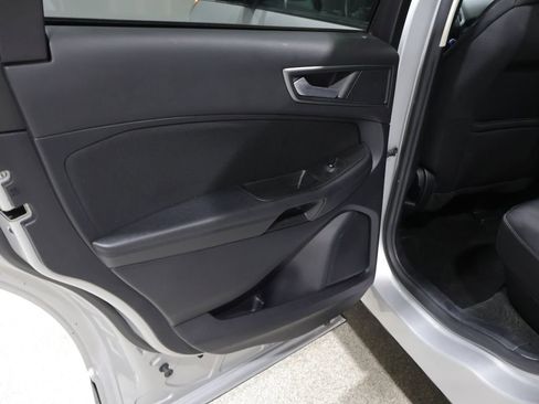 Used 2019 Ford Edge SE w/ Cargo Accessory Package AWD/4WD image 19