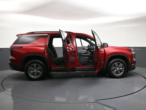 Certified 2026 Chevrolet Traverse LT w/ Driver Confidence Package AWD/4WD image 33