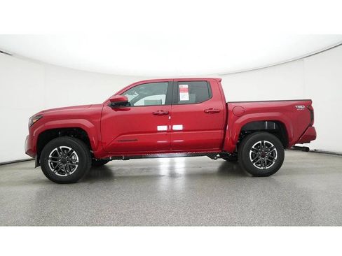 Used 2025 Toyota Tacoma TRD Sport AWD/4WD image 25
