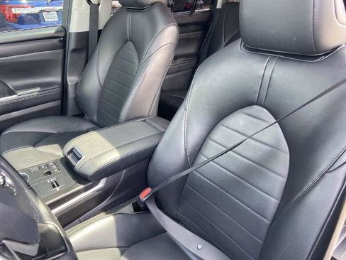 Used 2023 Toyota Highlander XLE FWD image 15