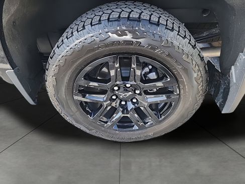 Used 2026 Chevrolet Silverado 1500 LT Trail Boss w/ Convenience Package II image 11