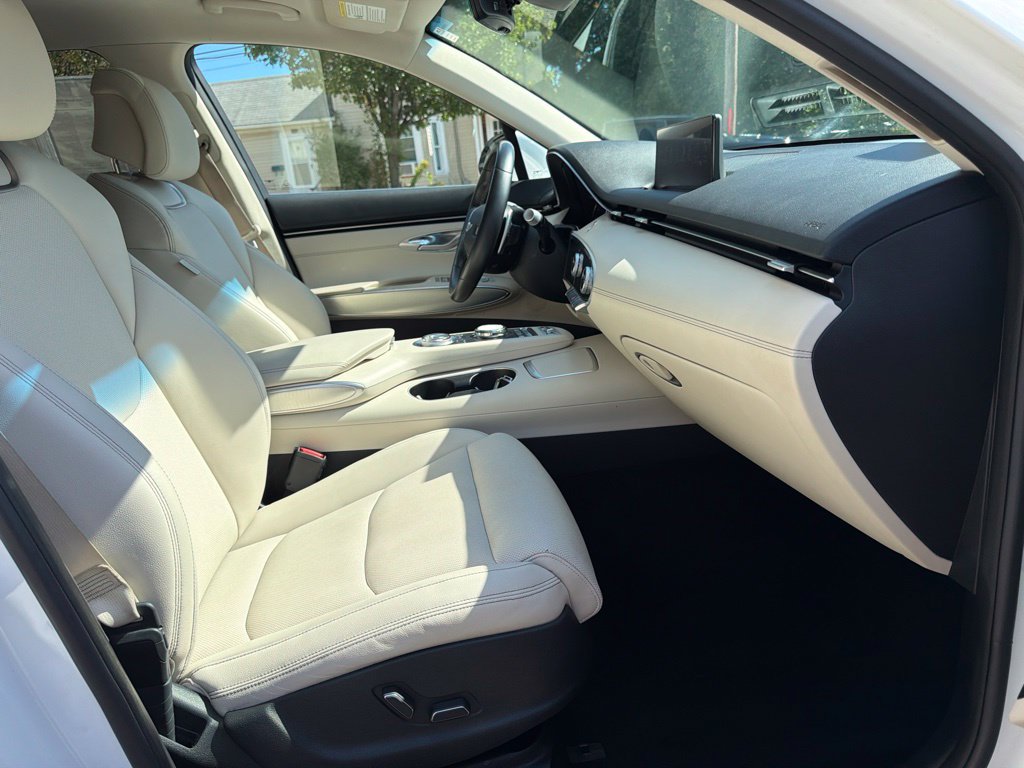 Used 2022 Genesis GV70 2.5T w/ Select Package AWD/4WD image 29