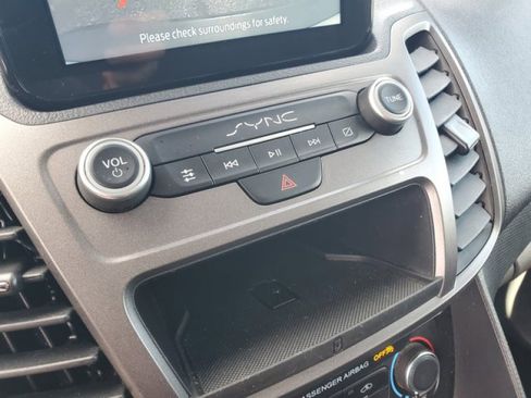 Used 2022 Ford Transit Connect XLT image 24